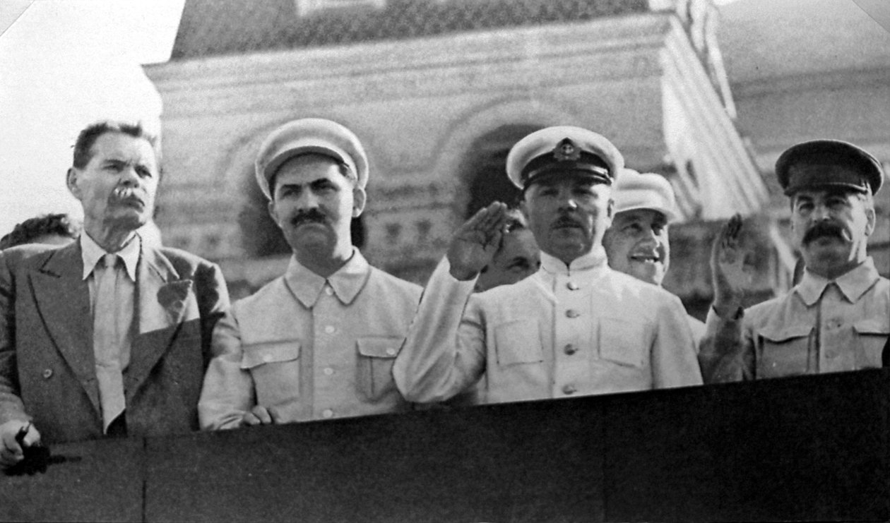 Figures soviétiques senior sur la tribune du mausolée de Lénine, Place Rouge, Moscou, URSS, 1931 - Unbekannt