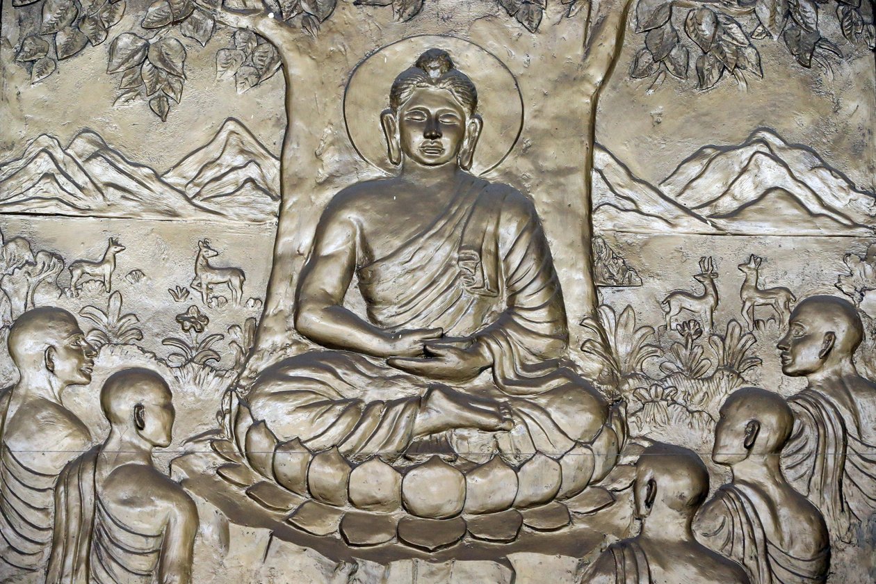 Bouddha Shakyamuni prêchant le sermon - la roue de la loi - à ses cinq disciples. Ho Chi Minh Ville, Vietnam - Unbekannt
