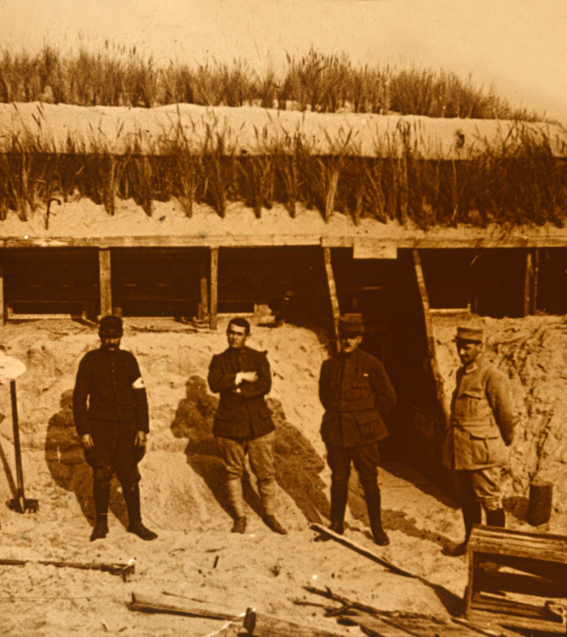 Soldats au poste de premiers secours, vers 1914-1918 - Unbekannt