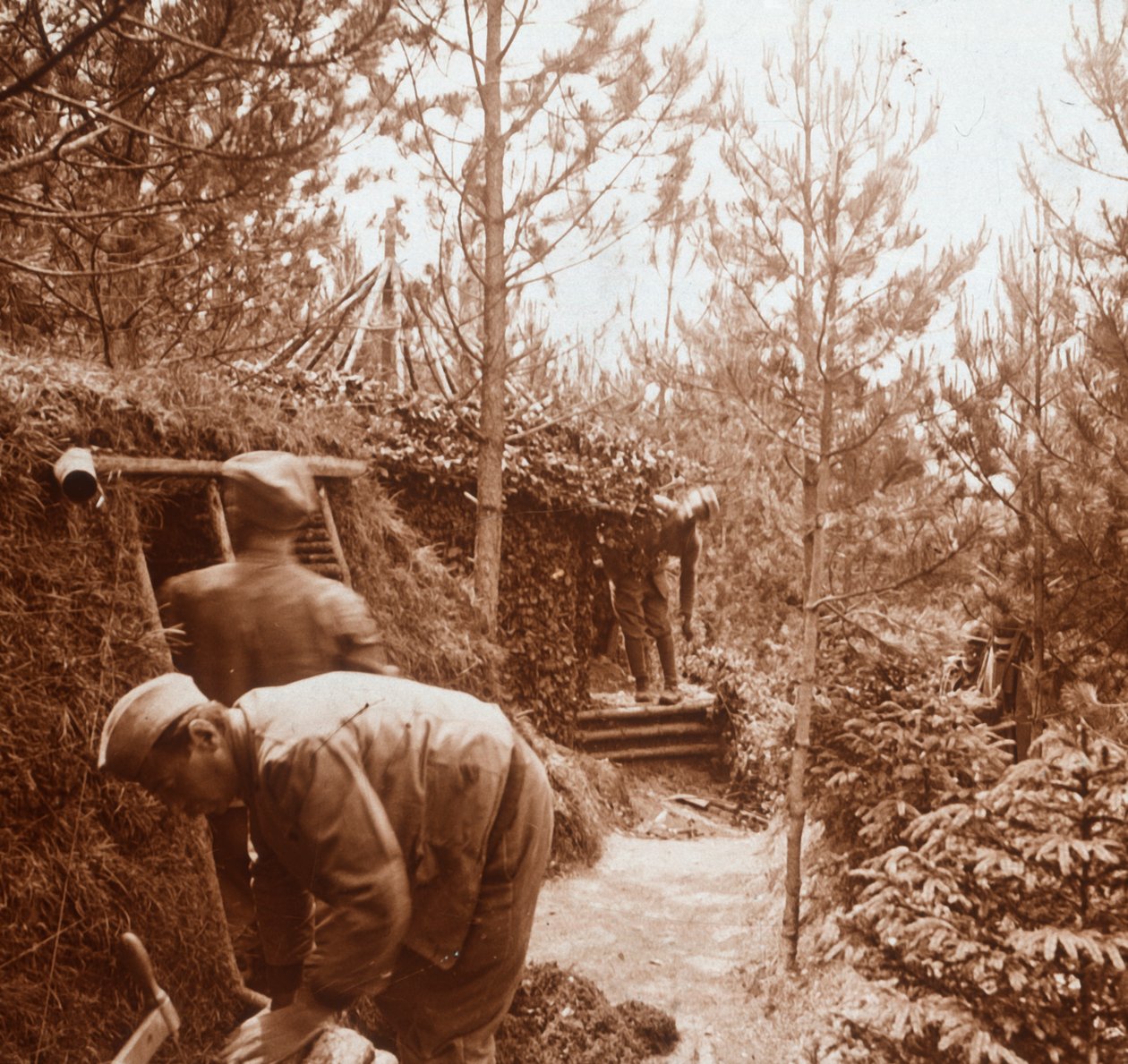 Soldats dans des abris couverts de terre, Genicourt, nord de la France - Unbekannt