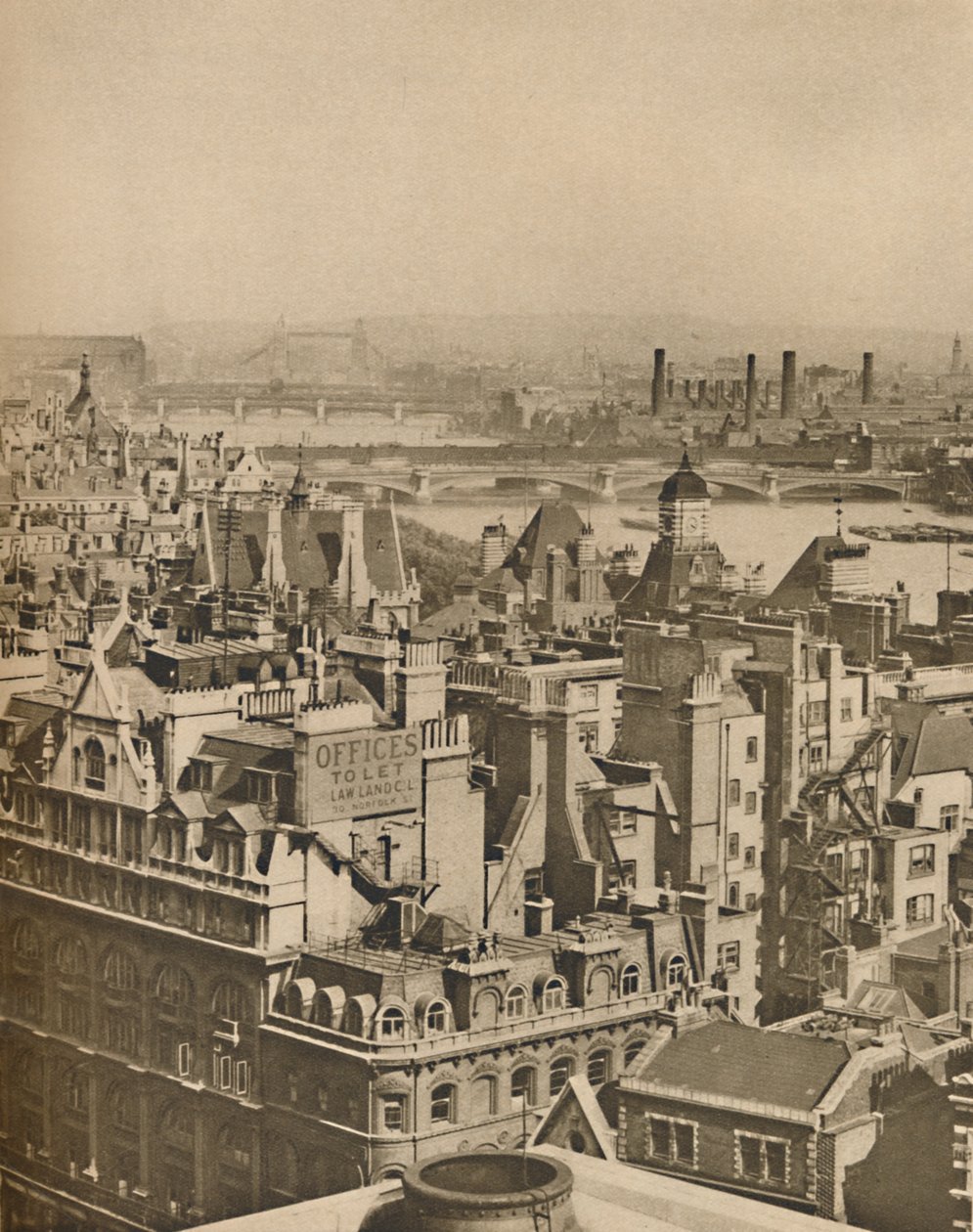 Vue vers le sud-est depuis Bush House jusqu