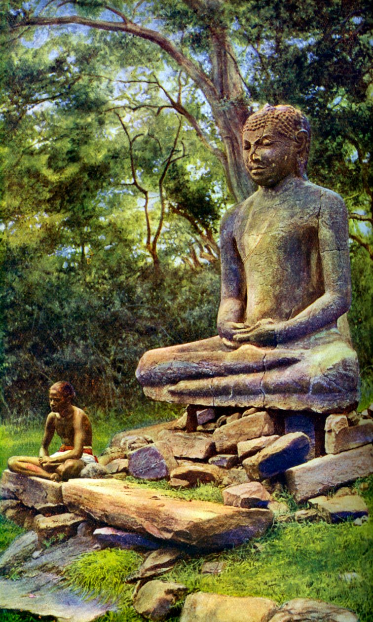 Bouddha en pierre, une relique de la gloire passée d