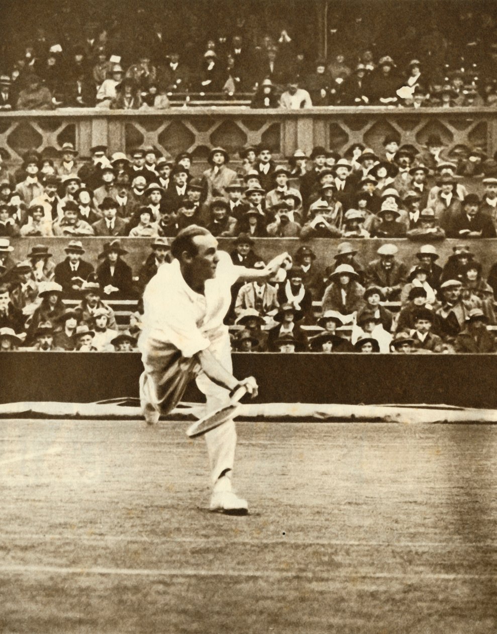 Match de tennis sur le court central à Wimbledon, vers les années 1930, 1935 - Unbekannt