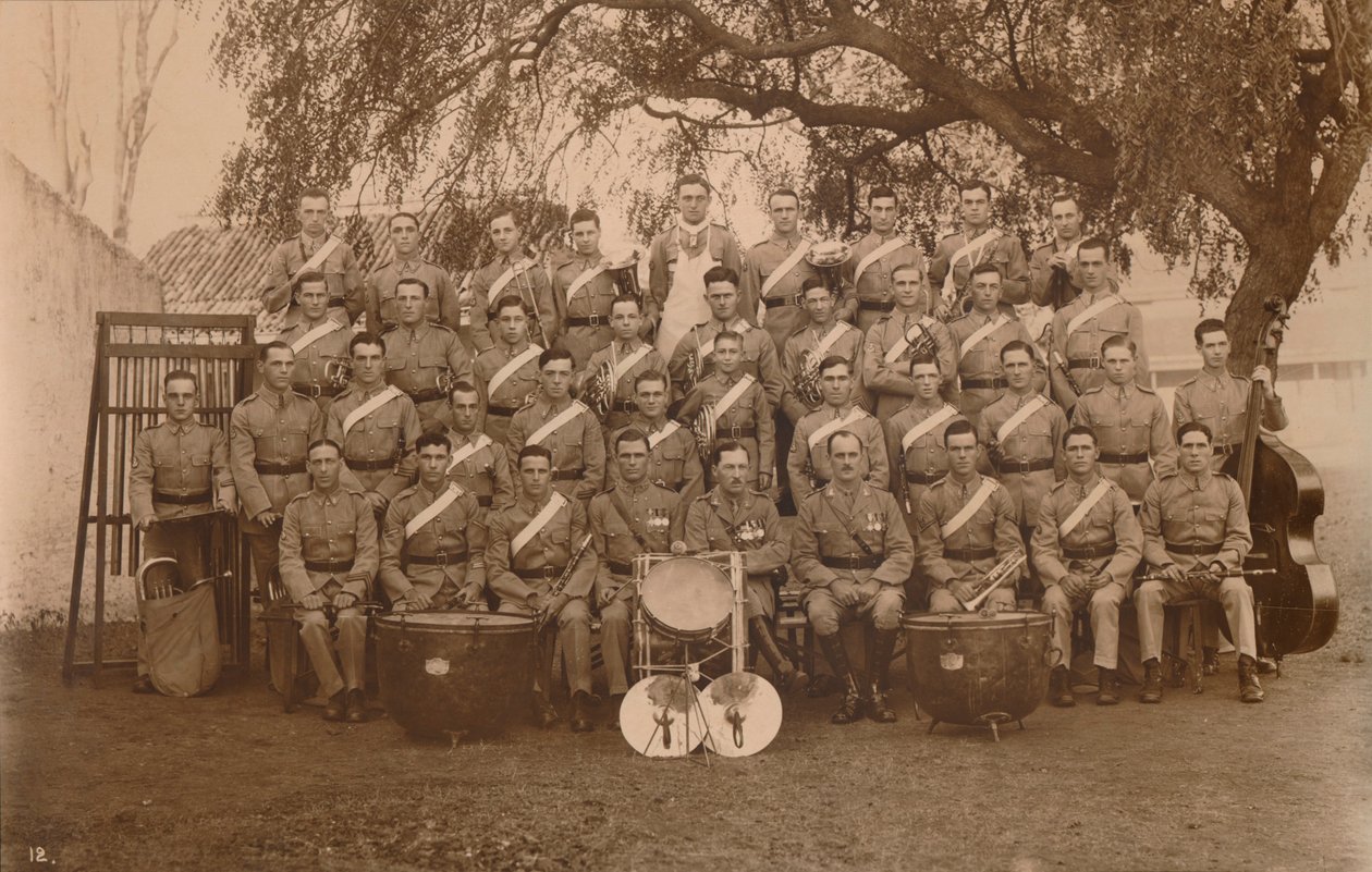La fanfare du premier bataillon, le régiment royal West Kent. Poona, Inde - Unbekannt