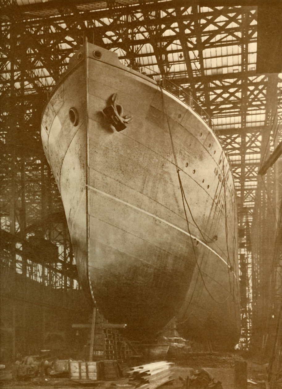 Le Cunard Aurania 14 000 tonnes sur les stocks à Newcastle-On-Tyne, vers 1930 - Unbekannt