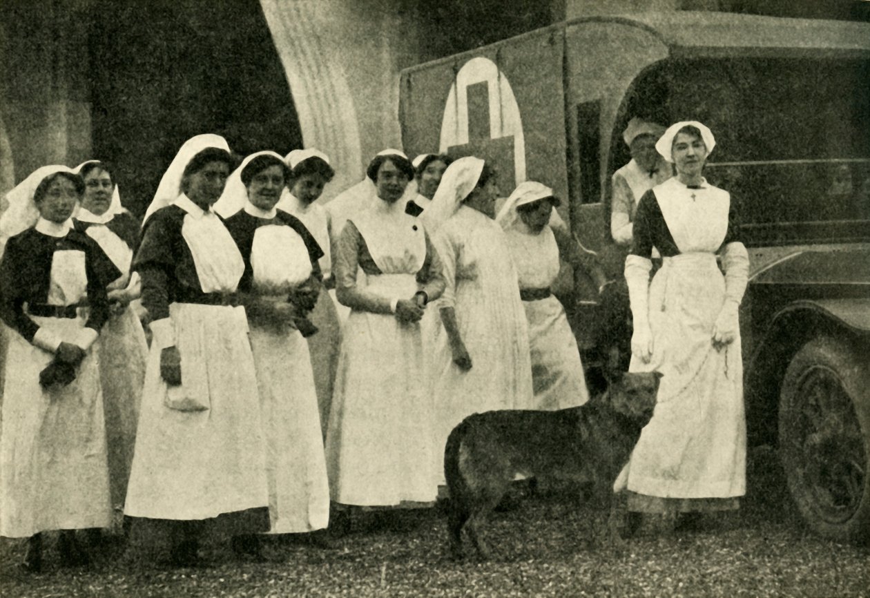 La Duchesse de Westminster avec des infirmières, Le Touquet, Première Guerre mondiale, 1914, c1920 - Unbekannt