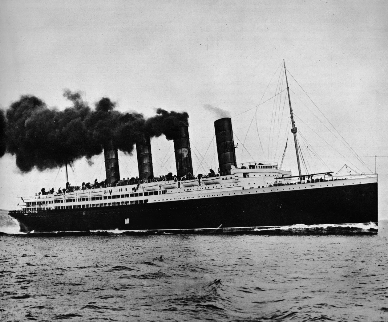 Le Lusitania à pleine vitesse, 1915 - Unbekannt