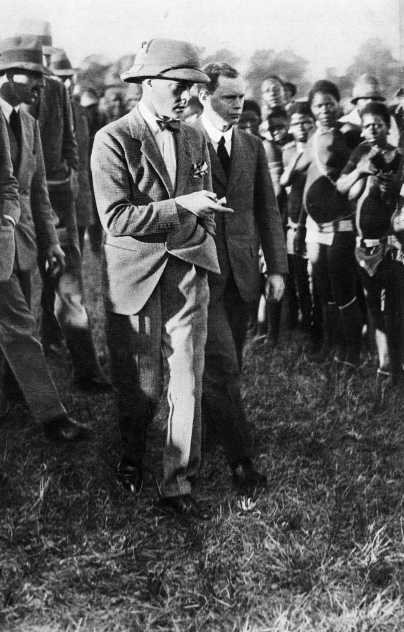 Le prince de Galles et un groupe de danseurs Usuta, Zululand, 1925 - Unbekannt