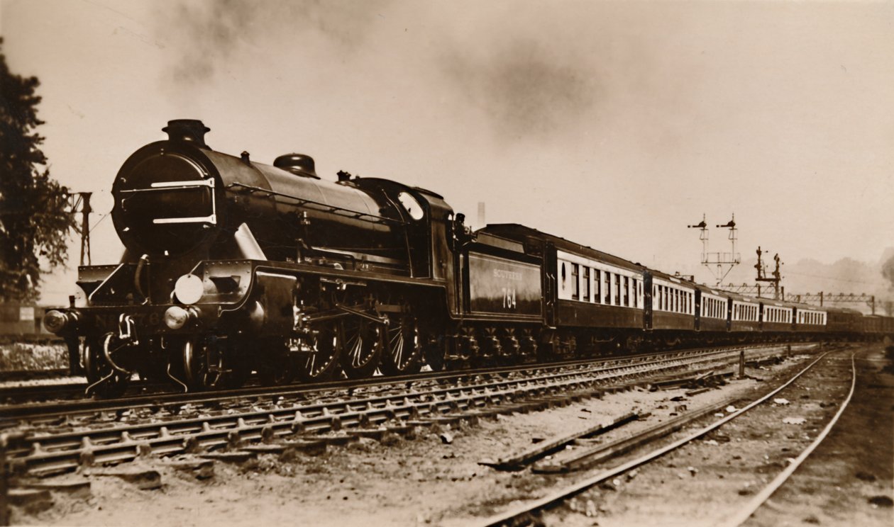 Le Train-Bateau S.R. Dover, tiré par Sir Gawain, une locomotive de type Roi Arthur, vers 1930 - Unbekannt