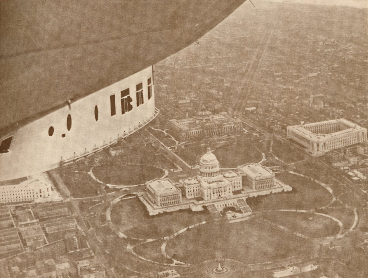 Le dirigeable américain Los Angeles en vol au-dessus de Washington, 1927 - Unbekannt