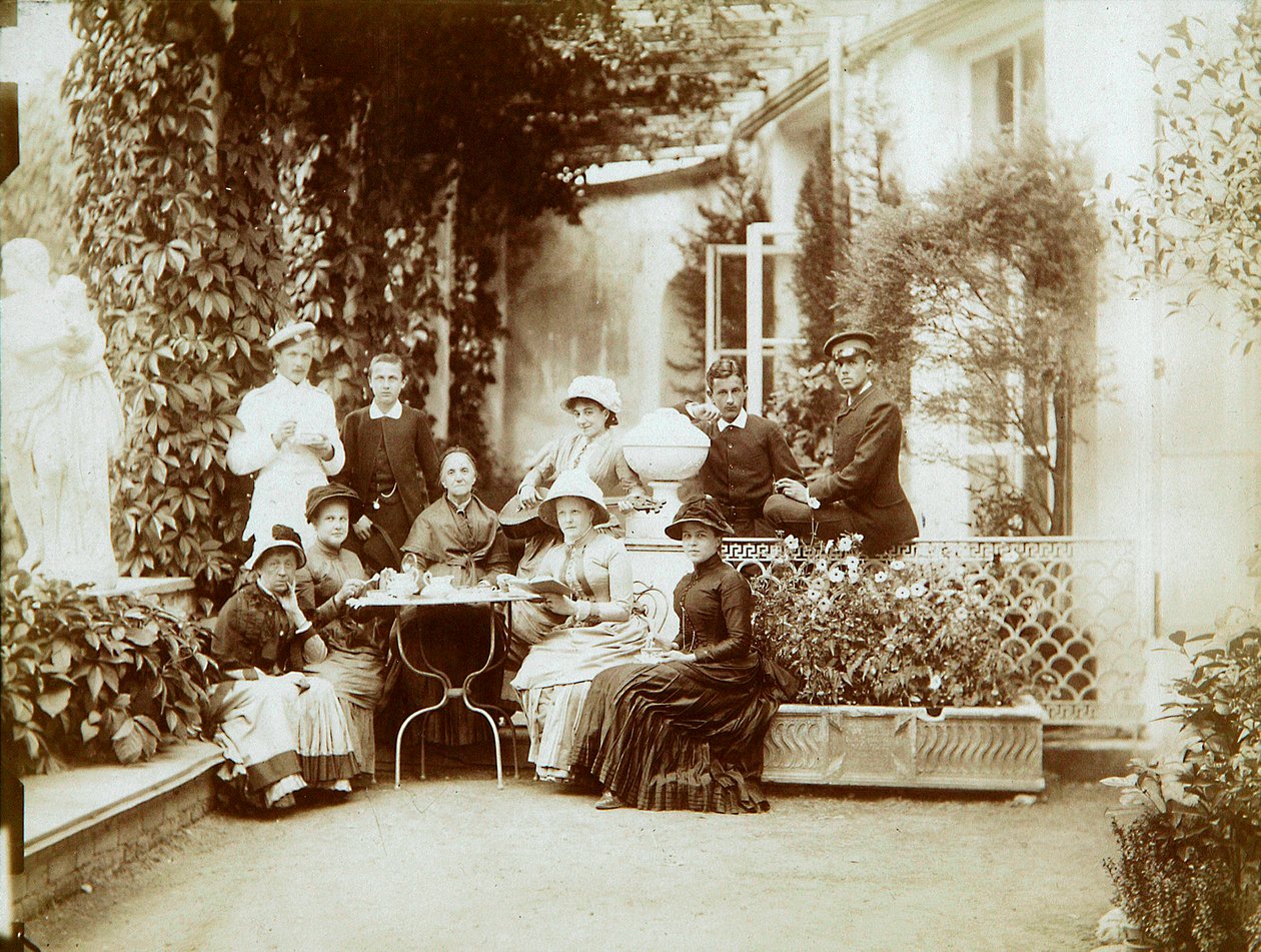 La famille du duc Fyodor Uvarov dans leur domaine de campagne, Porechye, Russie, années 1880 - Unbekannt