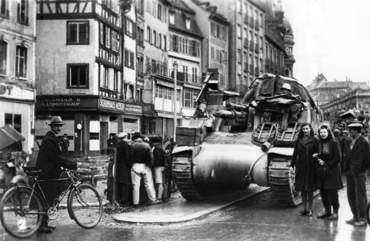 Les premiers chars alliés arrivent à Strasbourg, Alsace, novembre 1944 - Unbekannt