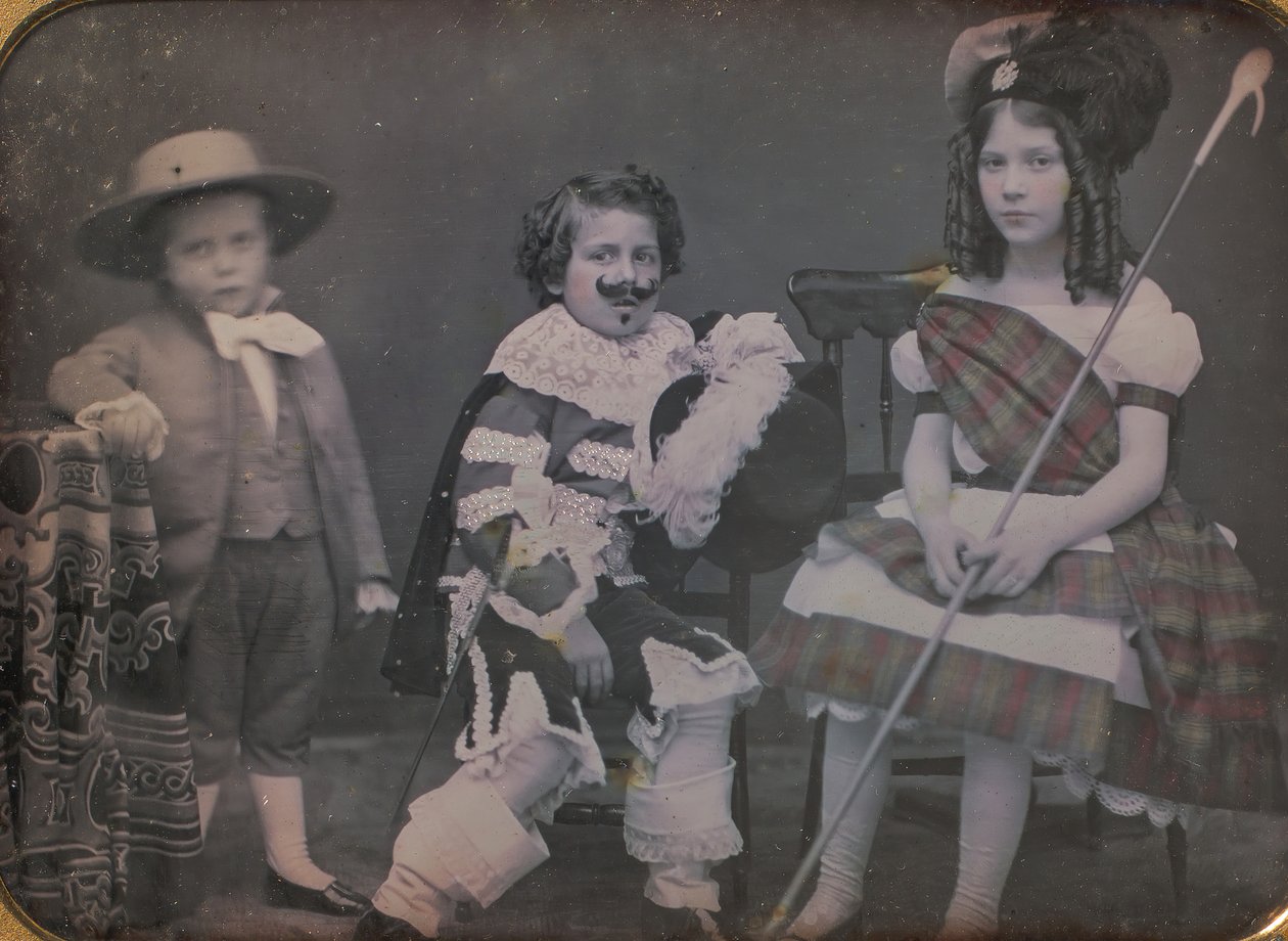 Trois enfants en costume - Unbekannt