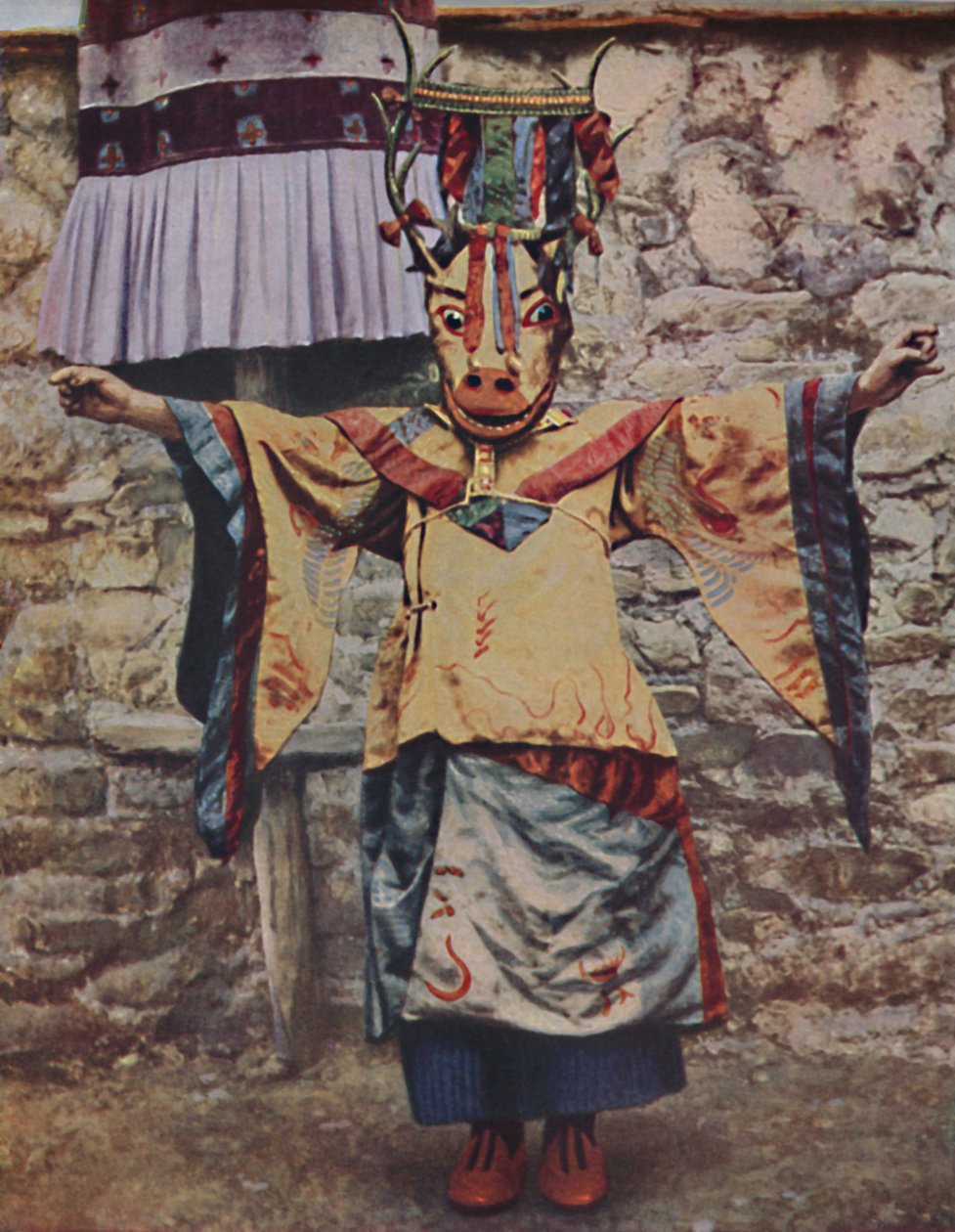 Lama tibétain vêtu pour la danse du diable, vers 1935 - Unbekannt