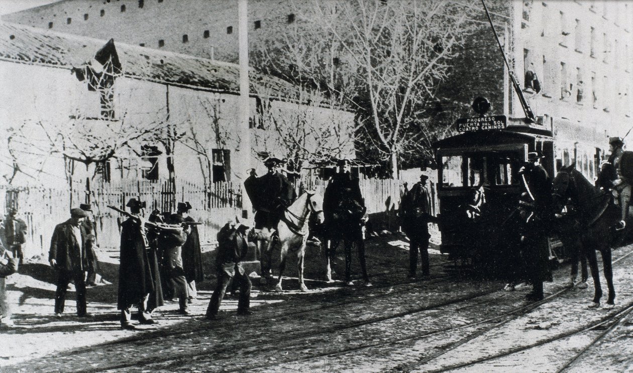 Grève des tramways à Madrid, la garde civile charge les grévistes qui tentent d