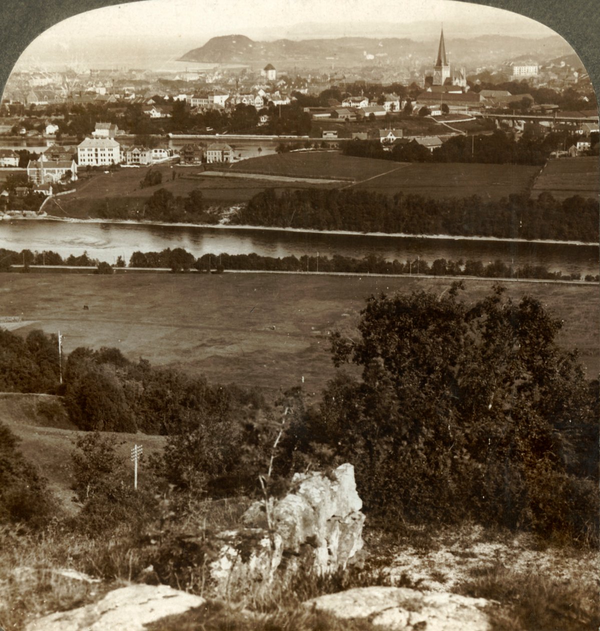 Trondhjem, ses maisons, entrepôts et cathédrale, entre la rivière Nid et le fjord, Norvège, 1905 - Unbekannt