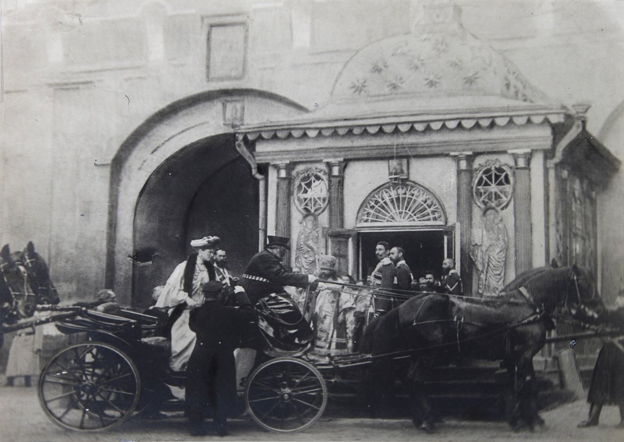 Tsarine Alexandra Fyodorovna visitant la chapelle ibérique, Moscou, Russie, années 1900 - Unbekannt