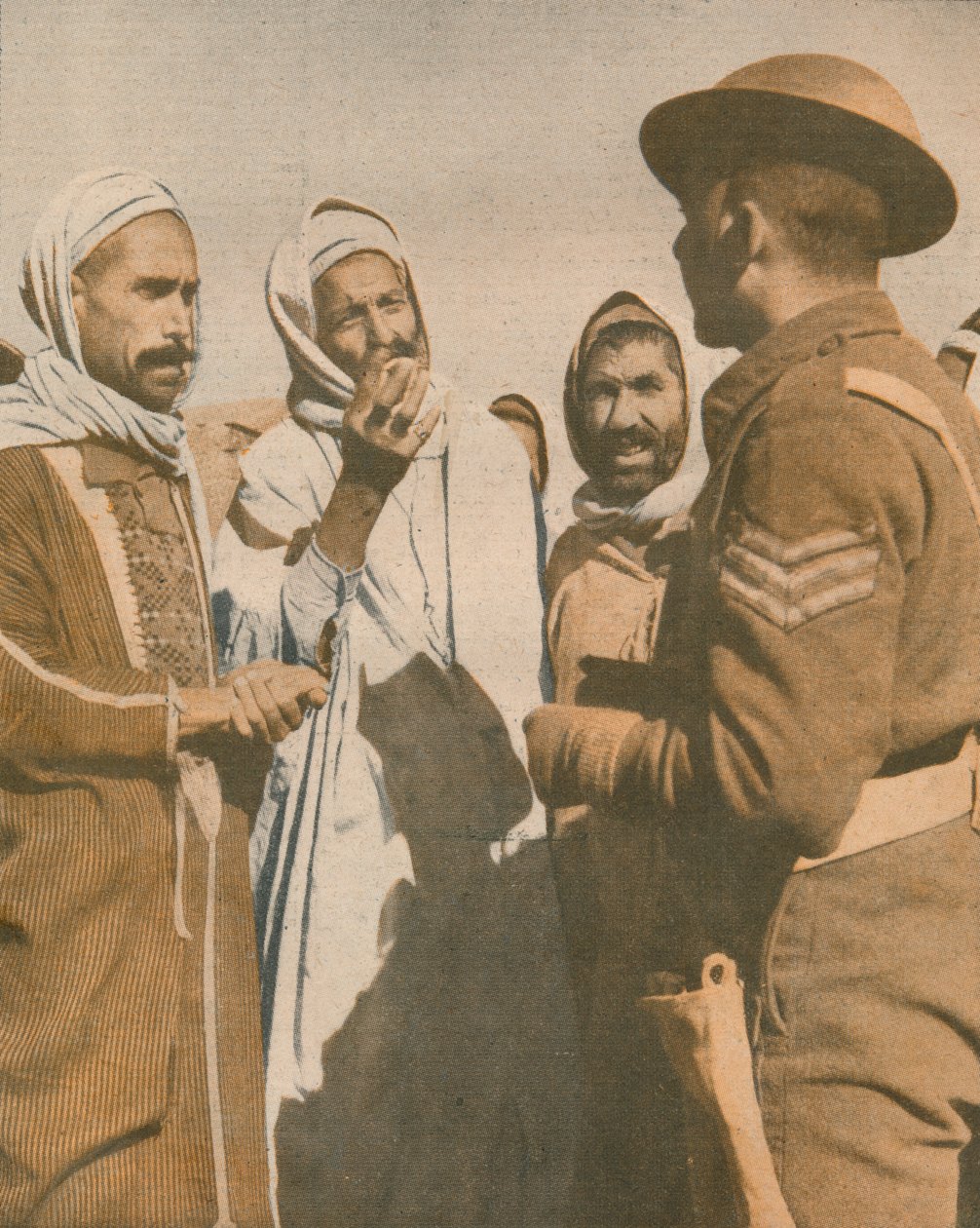 Les Arabes tunisiens accueillent un sergent britannique à Chaouach, 1943 - Unbekannt