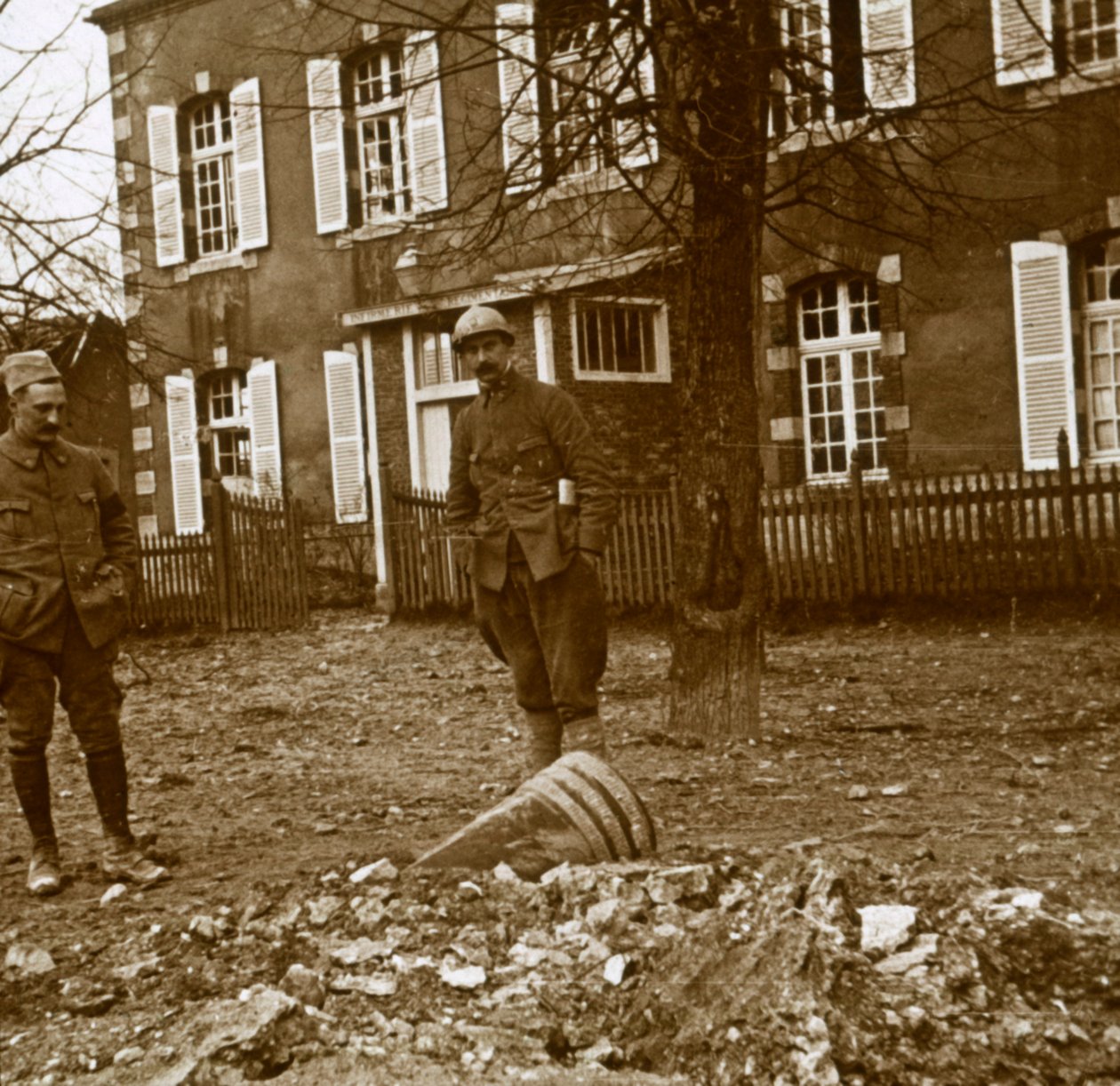 Obus de 380 non explosé, Verdun, nord de la France, vers 1914-1918 - Unbekannt