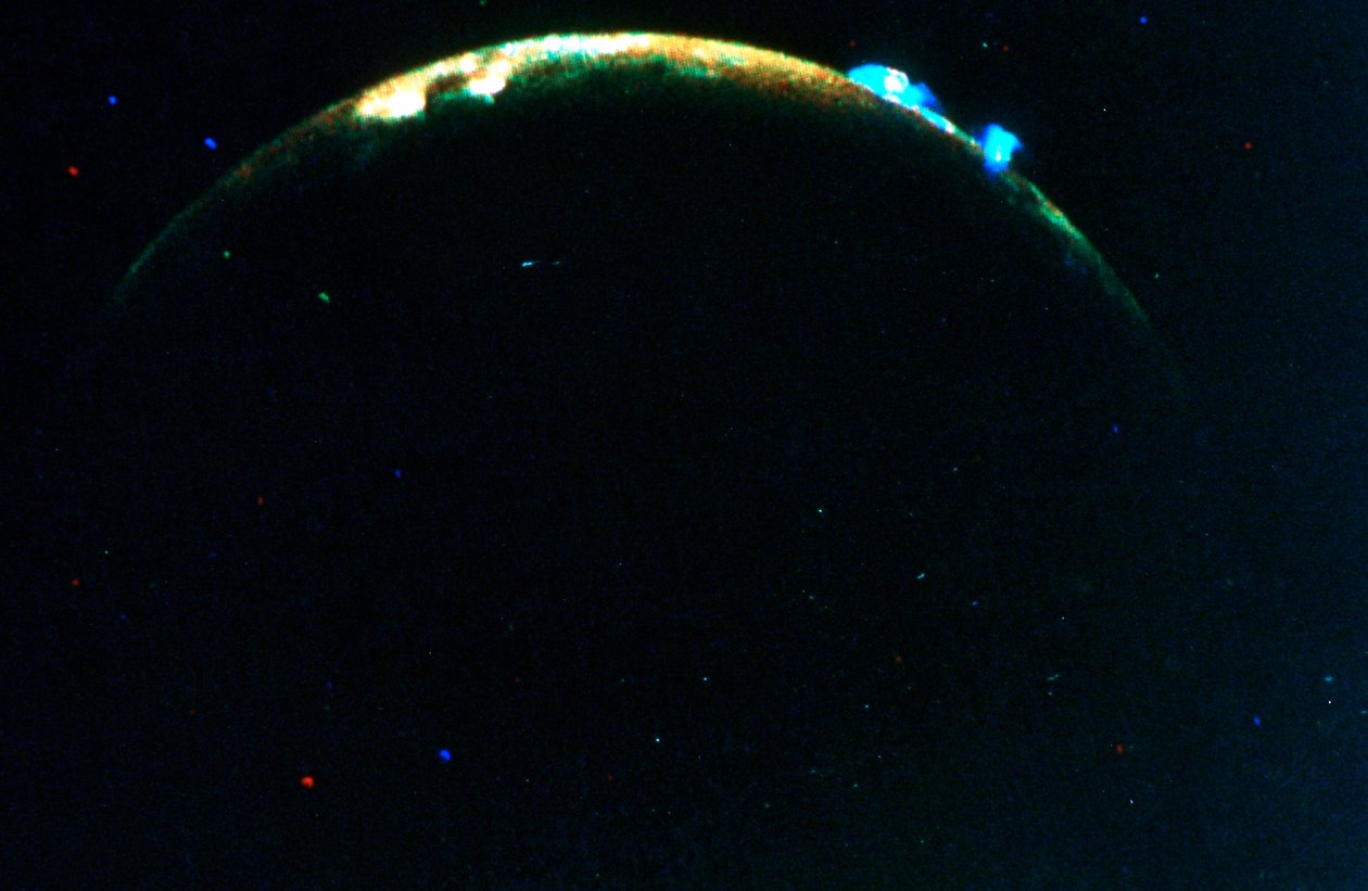 Éruption volcanique sur la lune de Jupiter, Io, 1979 - Unbekannt
