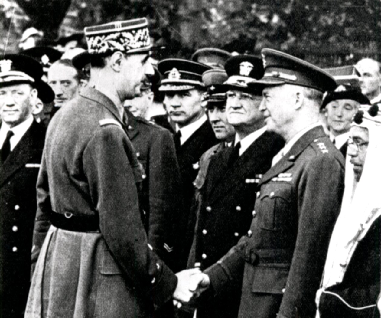 Seconde Guerre mondiale : De Gaulle salue Eisenhower, 1944 - Unbekannt