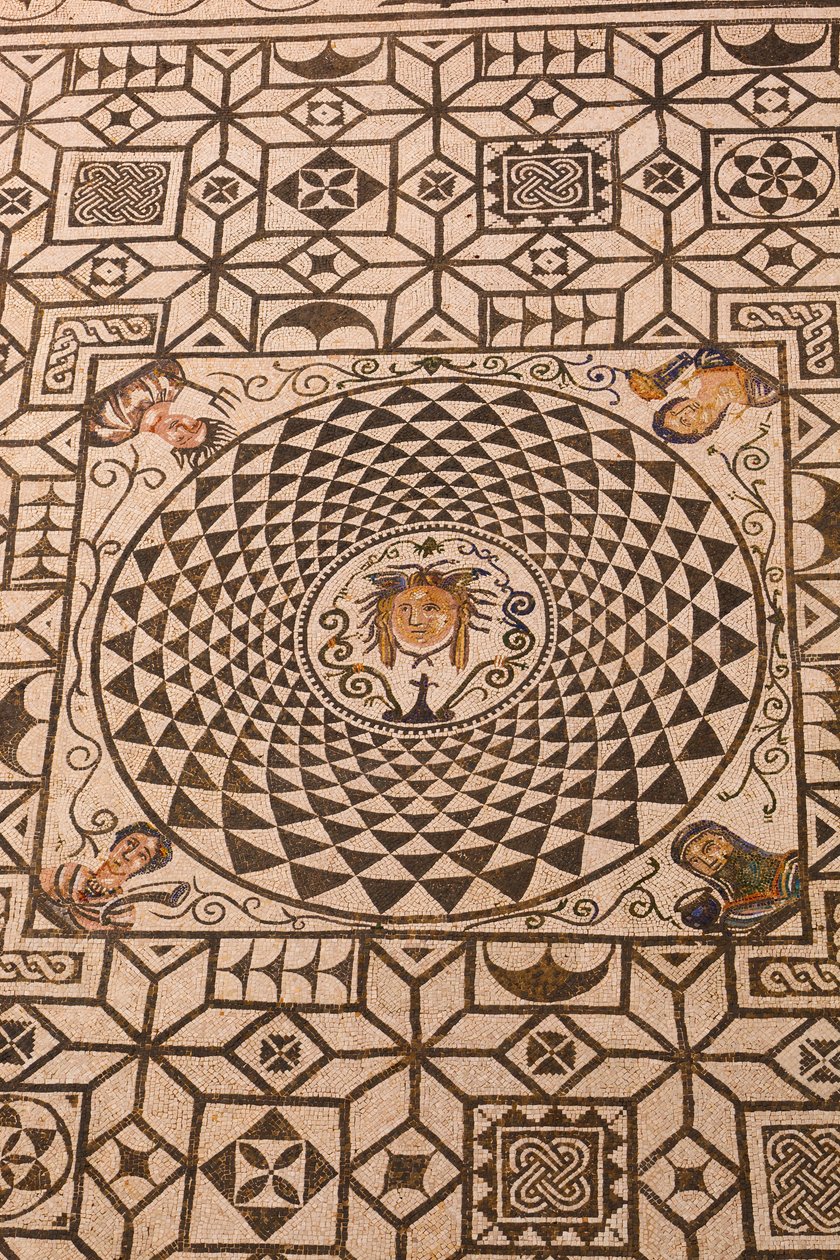 Carmona, province de Séville, Espagne. Mosaïque romaine de Méduse à l