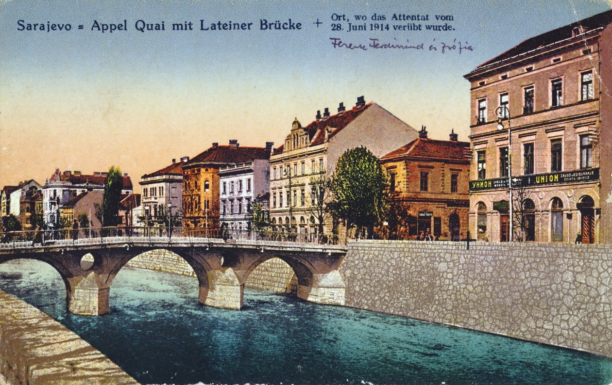 Carte postale représentant Sarajevo, le quai Appel et le pont Lateiner, lieu de l