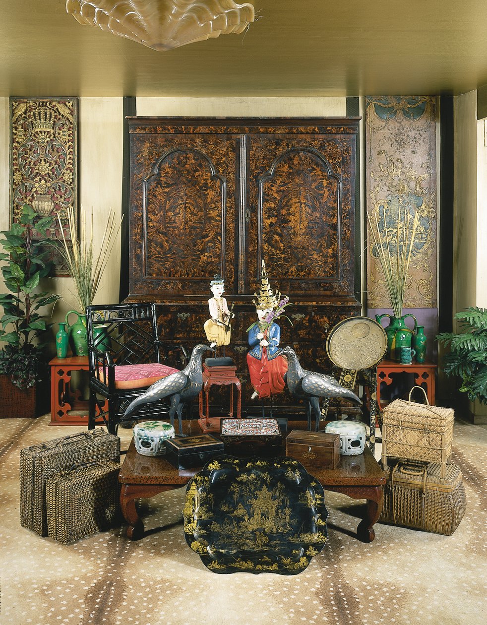 Cabinet baroque sur coffre - Unbekannt