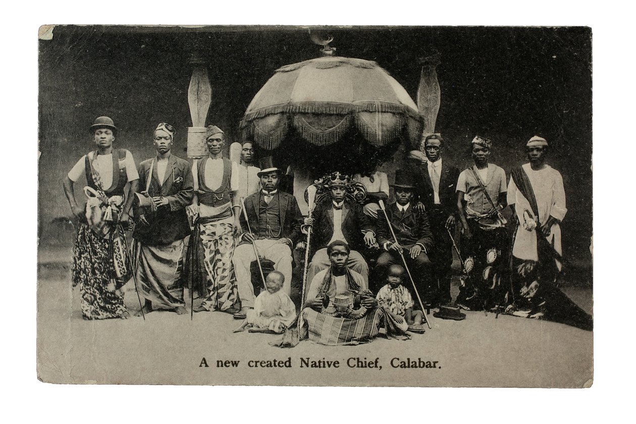 Un nouveau chef natif créé, Calabar, Nigeria, vers 1910 - Unbekannt