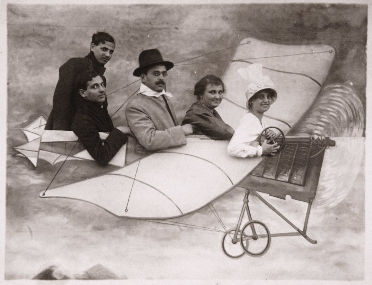 Art. Photographie. Personnes dans un avion. Photo dans une foire, Hongrie - Unbekannter Künstler