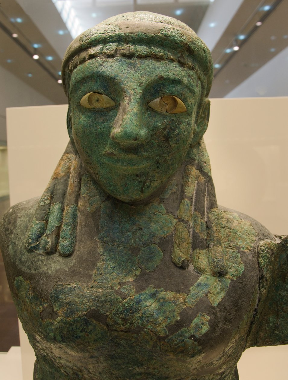 Figure féminine ailée en bronze (590 av. J.-C. - 580 av. J.-C.), Musée d