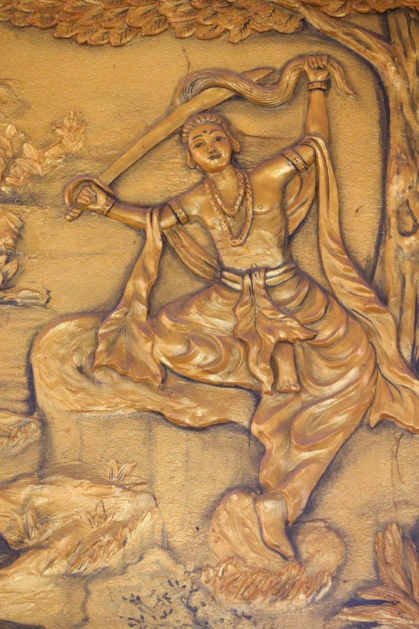 Pagode bouddhiste Chua Thiep Long. La Grande Tonsure : le Bouddha se coupe les cheveux avec son épée. Puis il change ses vêtements de prince pour une robe de mendiant. Ensuite, il commence sa quête de l