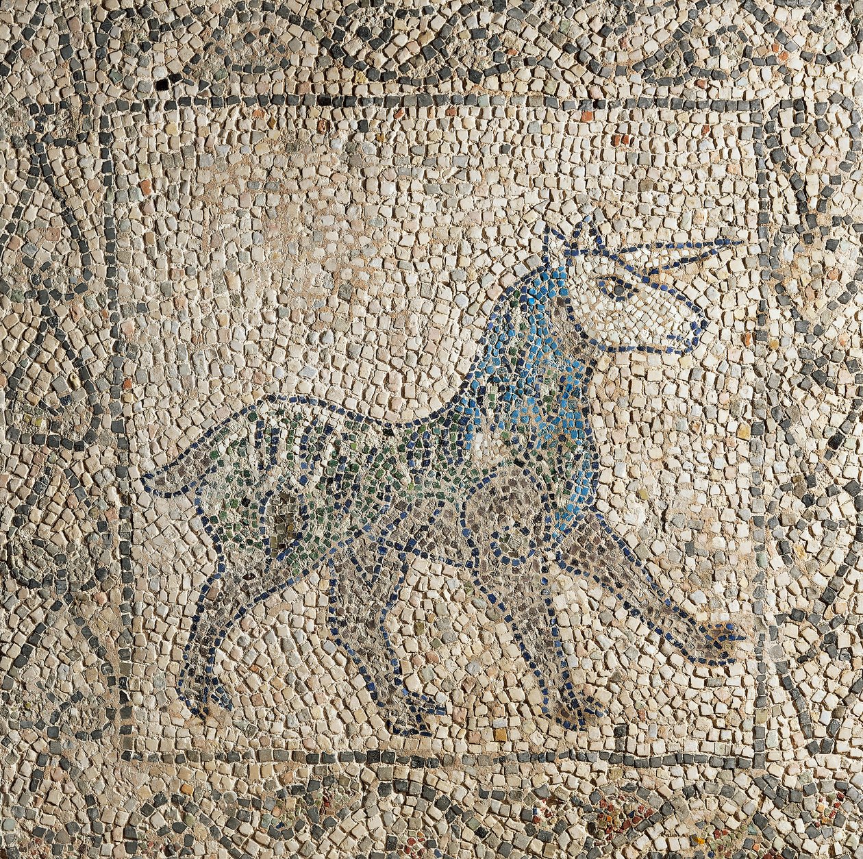 Quatrième croisade, fragments de mosaïques représentant une licorne - Benjamin Baud