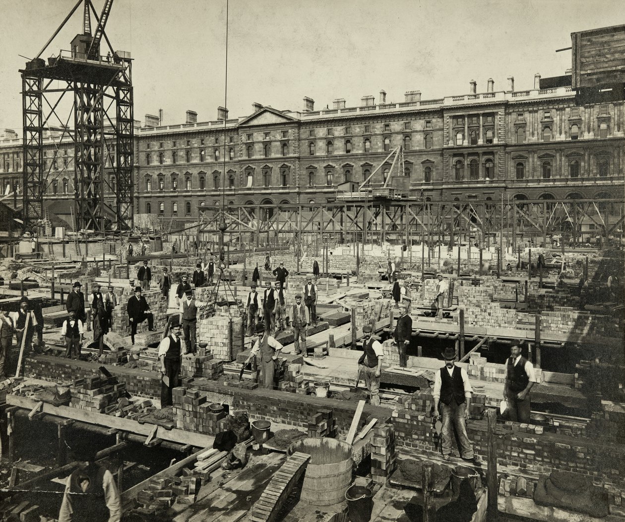 Construction des nouveaux bureaux du gouvernement, Great George Street, Westminster, Londres, 24 septembre 1902, Royaume-Uni - Unbekannter Künstler