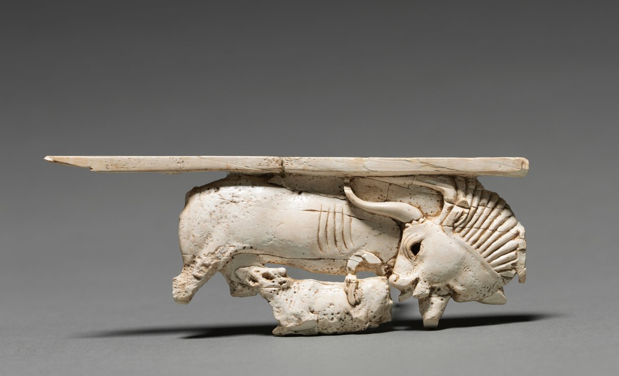 Plaque décorative : Vache allaitant son veau, 900-800 av. J.-C. - Unbekannt