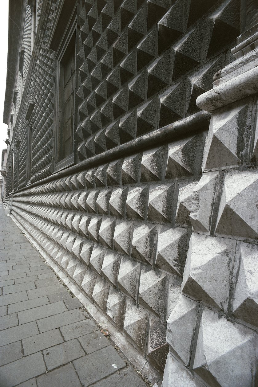Détail de la façade du Palazzo dei Diamanti, Ferrare, Italie - Benjamin Baud