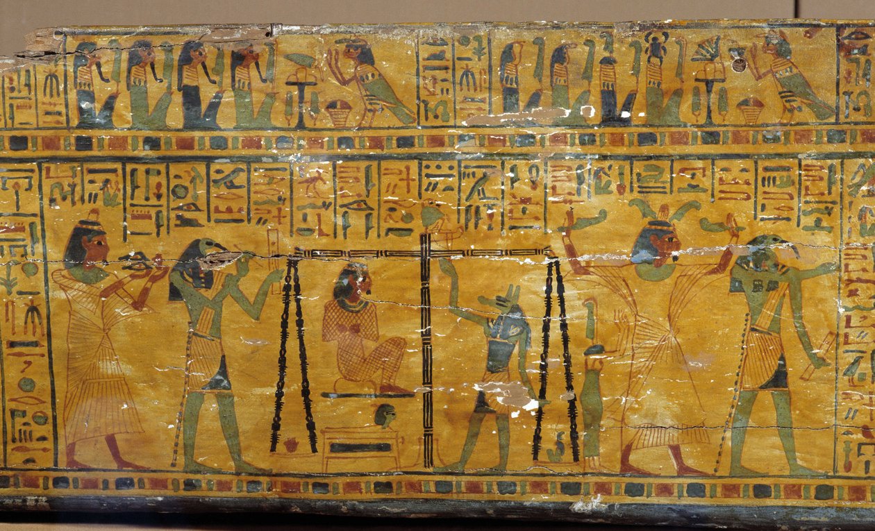 Égypte : détail du sarcophage de Khonsoure, représentant la déesse Nut et la pesée de l