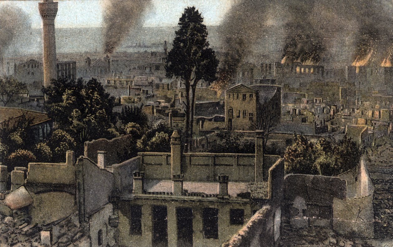 Grèce, Salonique (ou Thessalonique) : vue de la ville haute partiellement brûlée, probablement lors de l