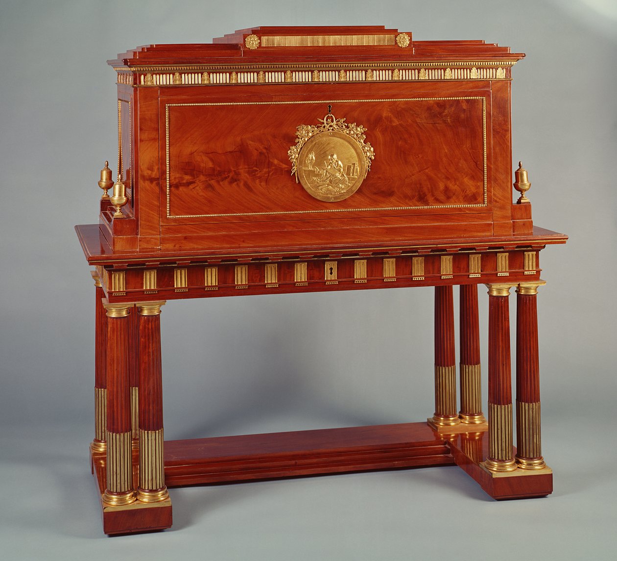 Secrétaire impérial en acajou, par David Roentgen (1743-1807), Allemand - Unbekannt