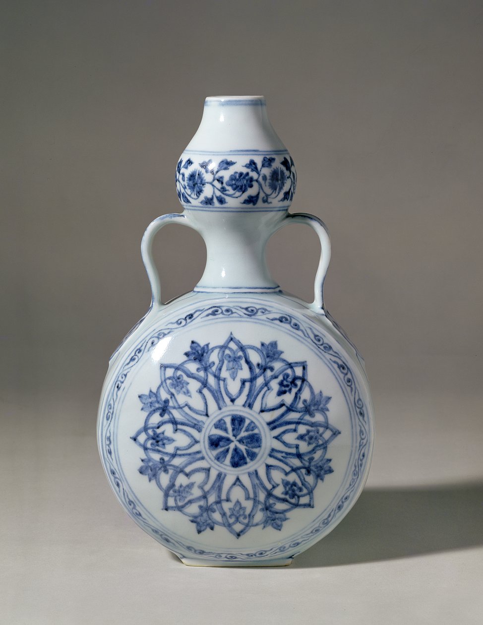 Bouteille de pèlerin bleu et blanc Ming, marque Hsuan Te (1426-35) - Unbekannt
