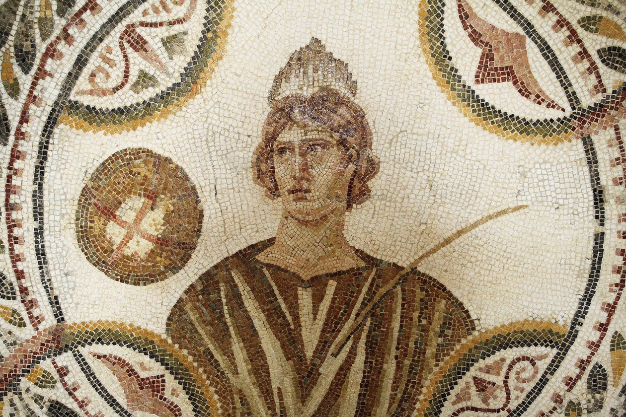 Mosaïque : une des neuf muses. Polymnie : chant religieux et rhétorique (détail). IIIe s. ap. J.-C. / Musée d