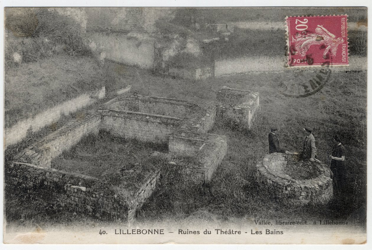 Normandie, Seine-Maritime, Lillebonne : vue des ruines du théâtre et des thermes romains - Carte postale fin 19e-début 20e siècle - William M. Timlin