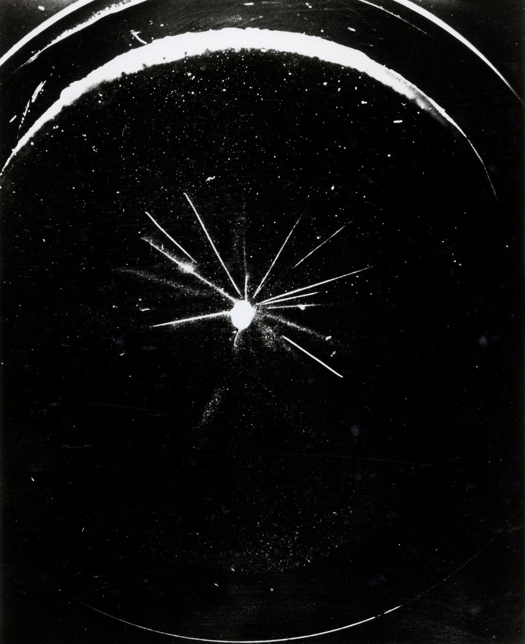 Imagerie des particules, traces de particules alpha dans une chambre à brouillard - Unbekannt