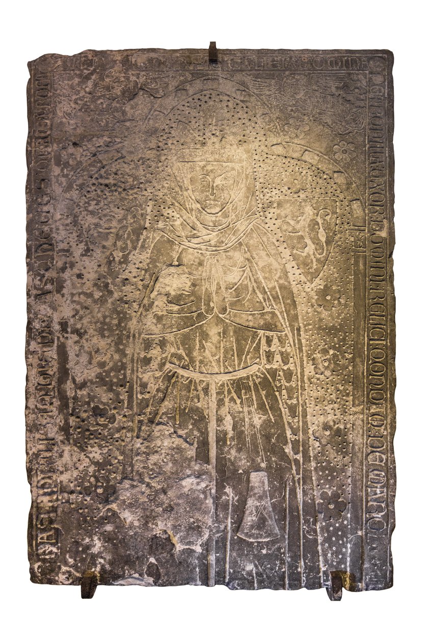 Pierre tombale de Pétronille, épouse du chevalier Reli de Mareuil, décédée vers 1280 (Pierre tombale) Monastère cistercien de Royaumont (abbaye) 1228-1235 Asnières-sur-Oise (Asnières sur Oise), Val-d