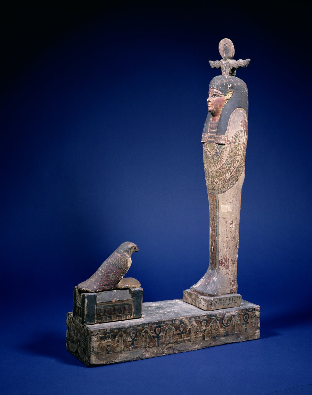 Figure de Ptah-Soker-Osiris debout sur un socle en boîte face à un sarcophage avec un faucon Horus, objet funéraire, égyptien, Période Ptolémaïque, vers 200 av. J.-C. - Unbekannt