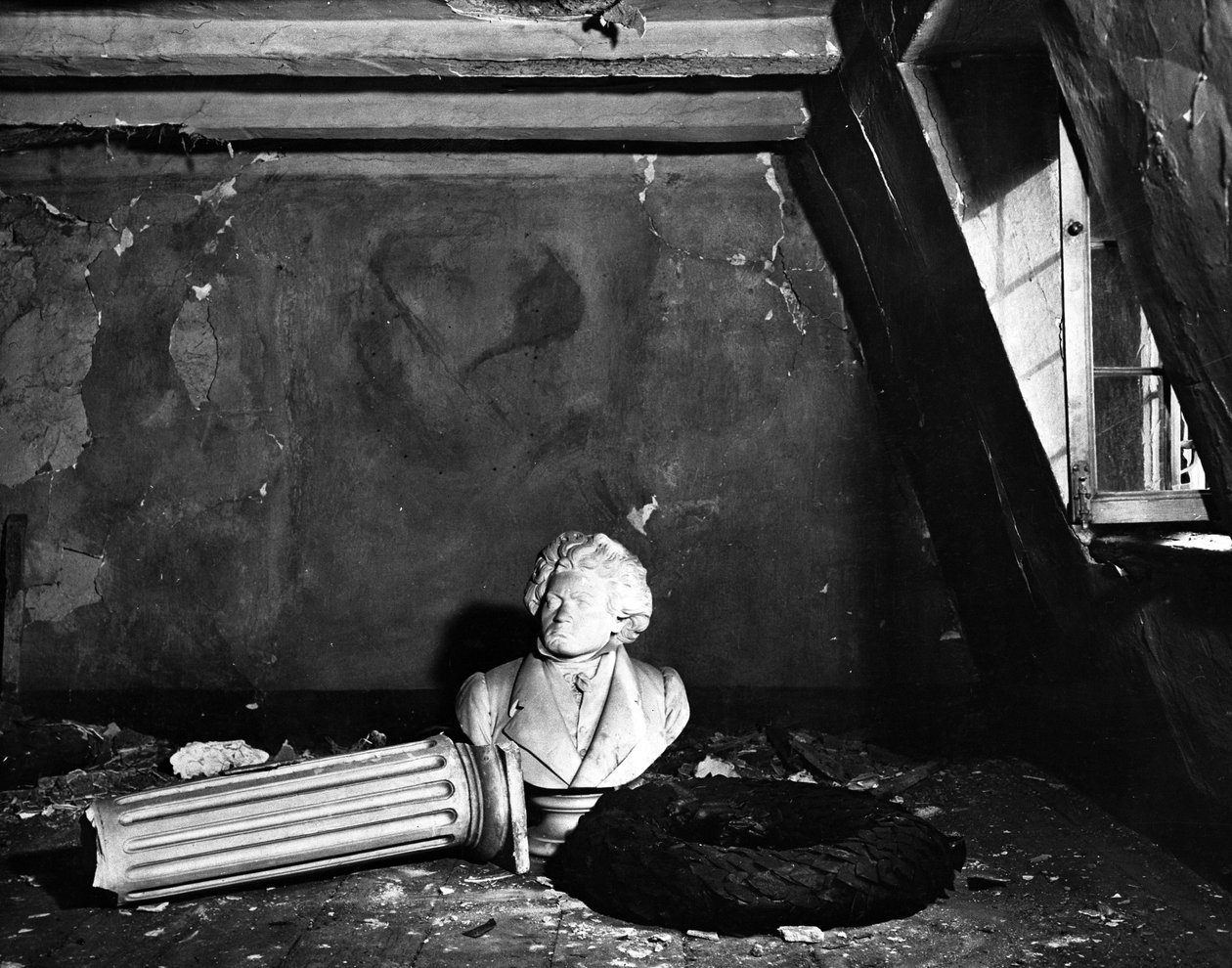Seconde Guerre mondiale (1939-1945) : Bonn (Allemagne) 9 mars - Unbekannt