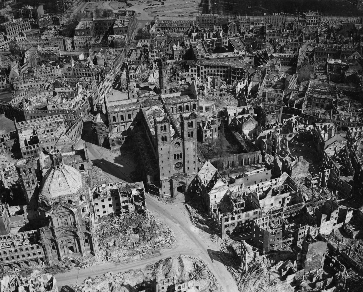 Seconde Guerre mondiale (1939-1945) : Wurtzbourg (Allemagne) 11 avril - Unbekannt