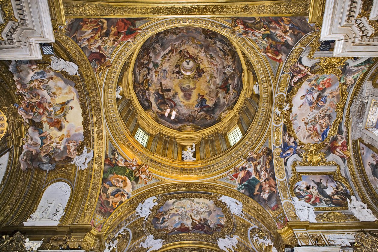 Vue du dôme, les pendentifs, les voûtes du transept et l