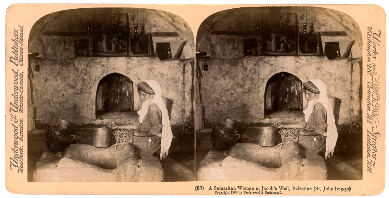 Une femme samaritaine au puits de Jacob, Palestine, 1900 - Underwood and Underwood
