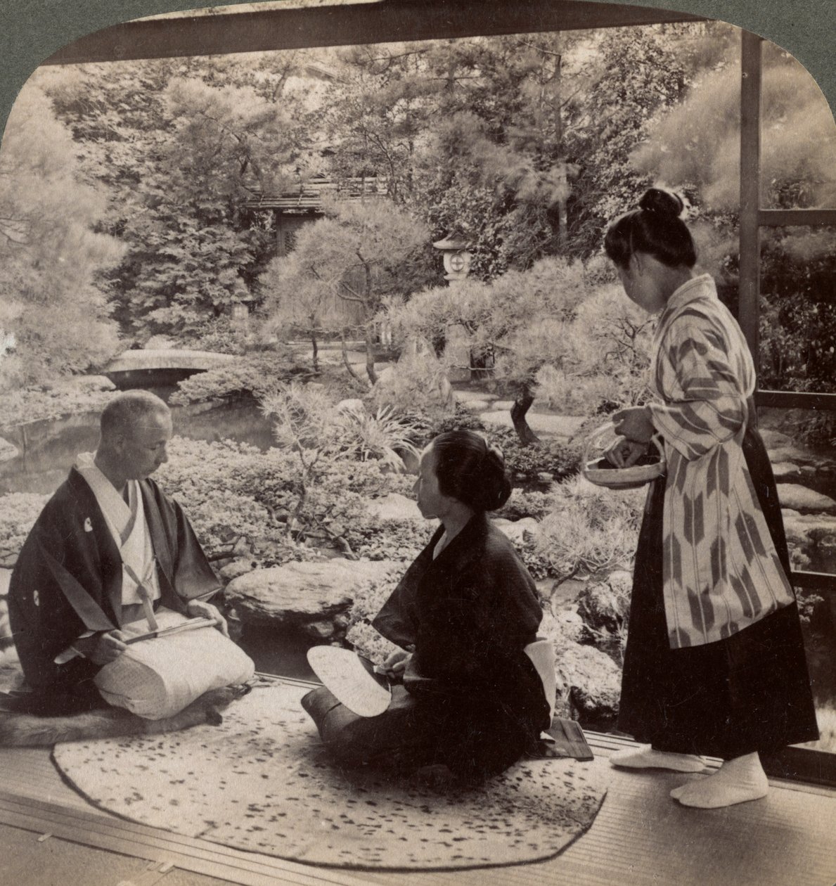 Les jardins de la maison de M. Y Namikawa, leader des industries artistiques, Kyoto, Japon, 1904 - Underwood and Underwood
